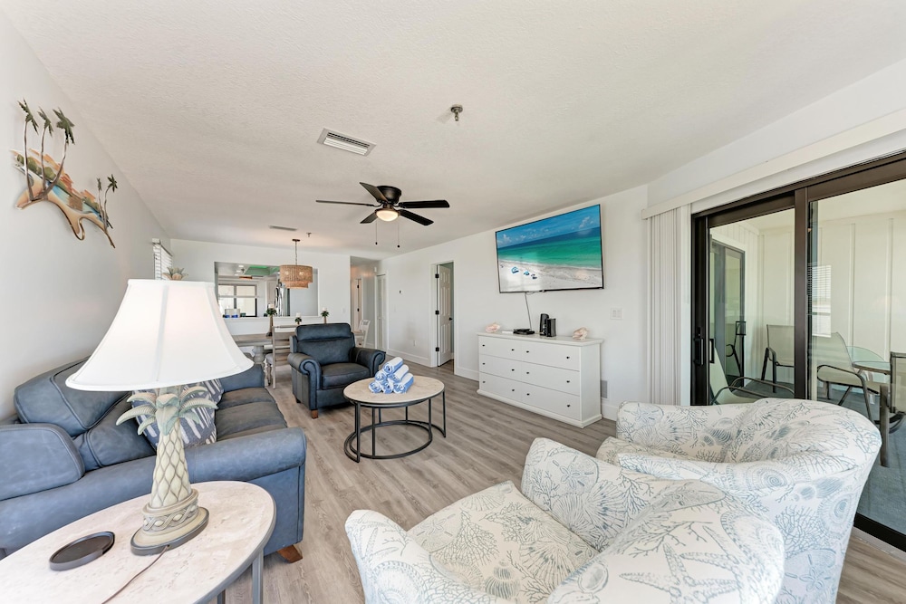 Anna Maria Island Beach Sands 202-private Beach Access-heated Pool