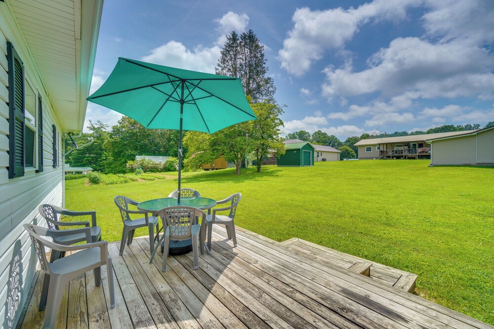 Walk to Marina: Norris Lake Escape w/ Deck + Views