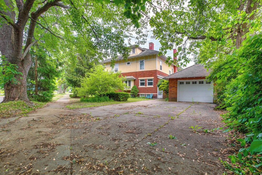 Historic Cadillac Home: Walk to Lake & Downtown! view 5