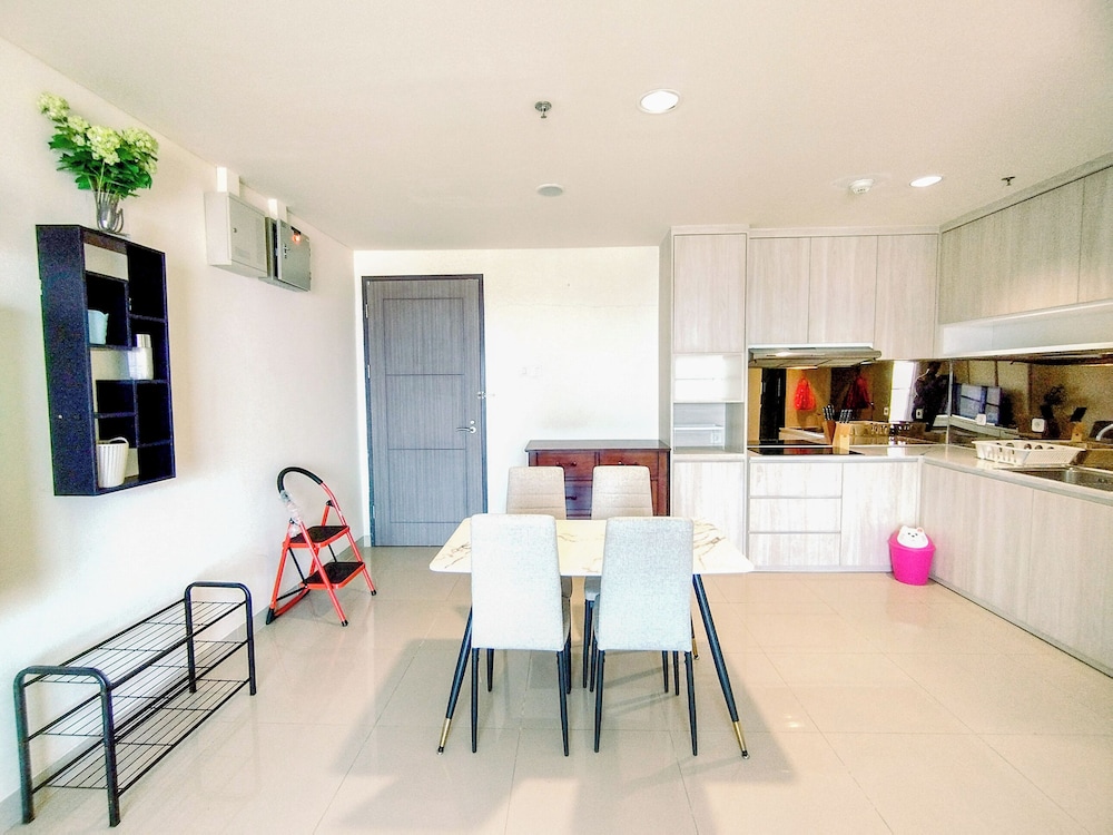 Homey Designed 2BR in City Center at Praxis Apartment