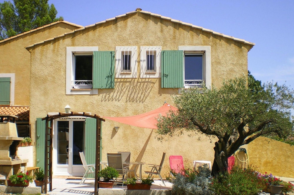 Cottage in Bellegarde Near Camargue Reserve