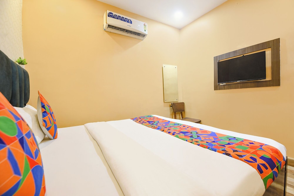 Fabhotel Lotus Inn