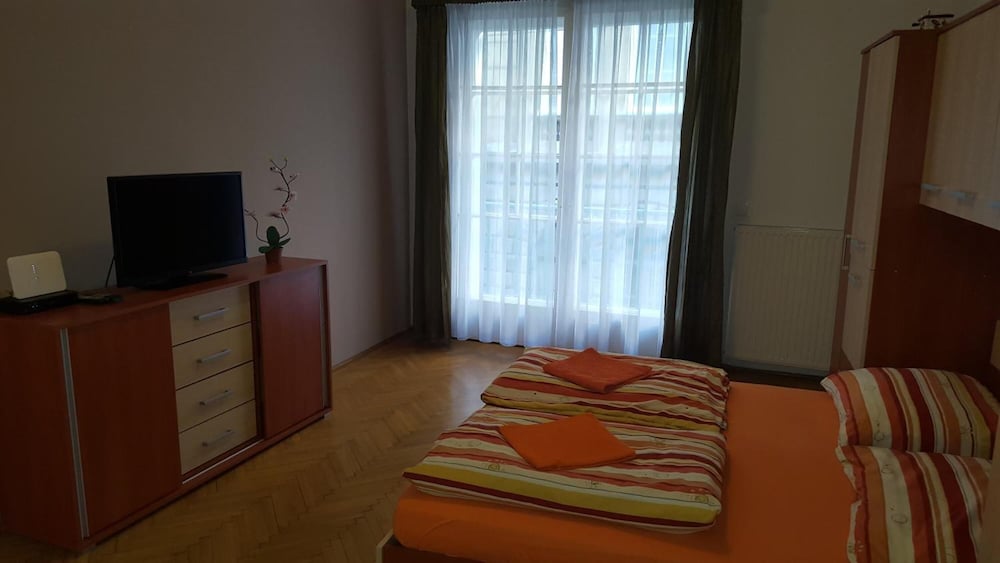 Boomerang Hostel 2