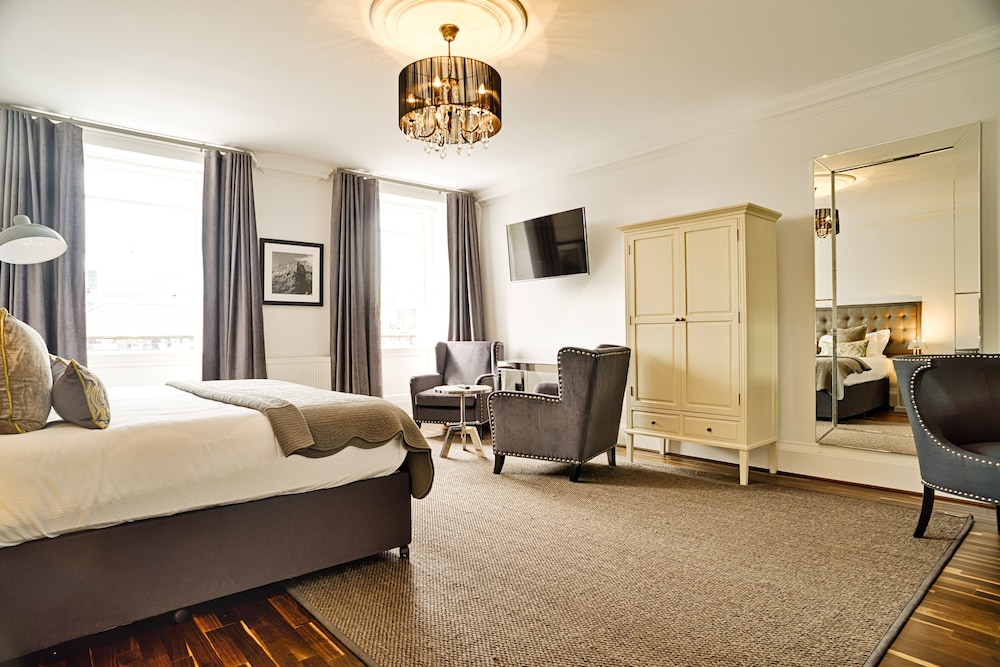 JOIVY Luxury George Street Apartments: Forth Suite