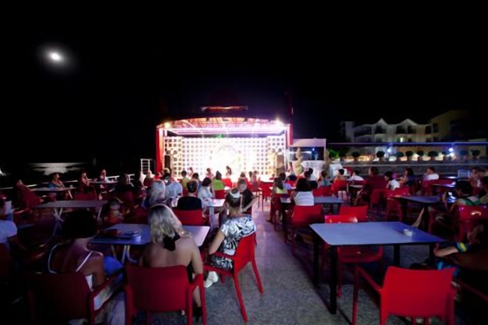 Aleria Belport Beach Hotel