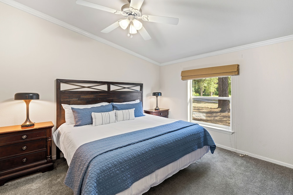 Gorgeous, Dog-friendly, Riverfront, 200-acre Ranch
