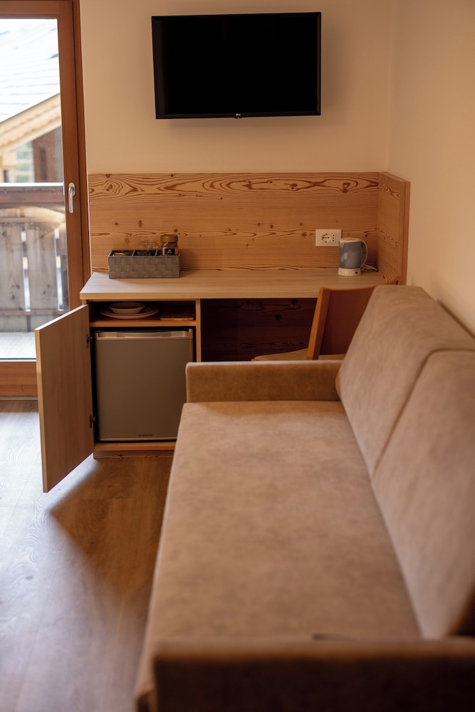 SAN PIETRO Dolomiti Small Budget Hotel