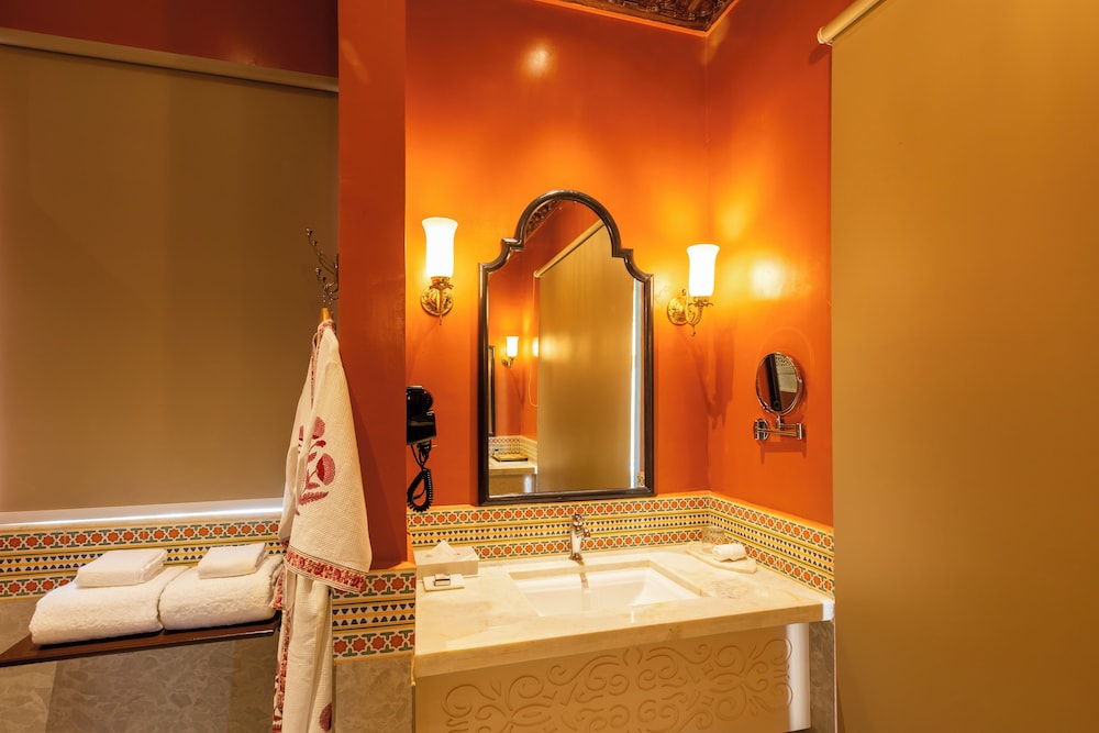 DEV BAGH LUXURIOUS PRIVATE SUITES