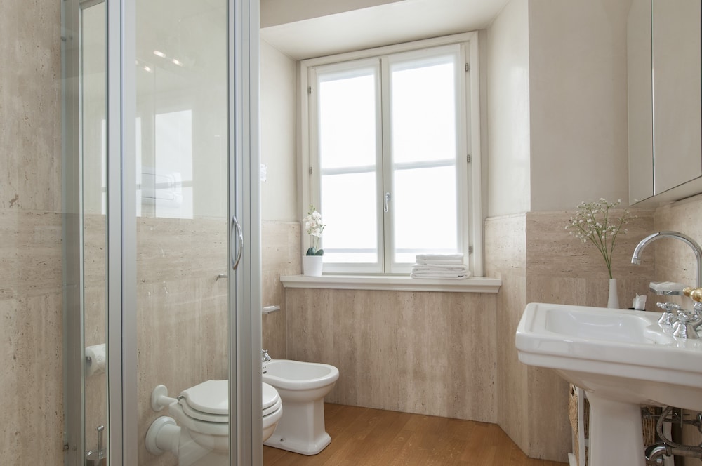 Milan Royal Suites & Luxury Apartments