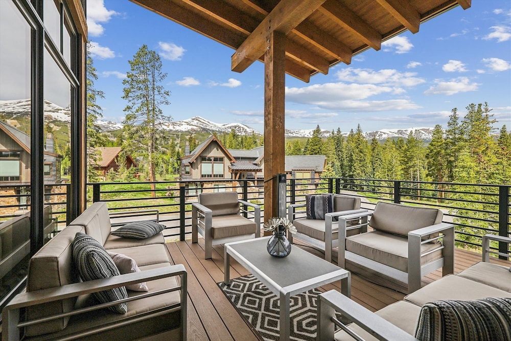 Chateau Breck 4 Bedroom Townhouse
