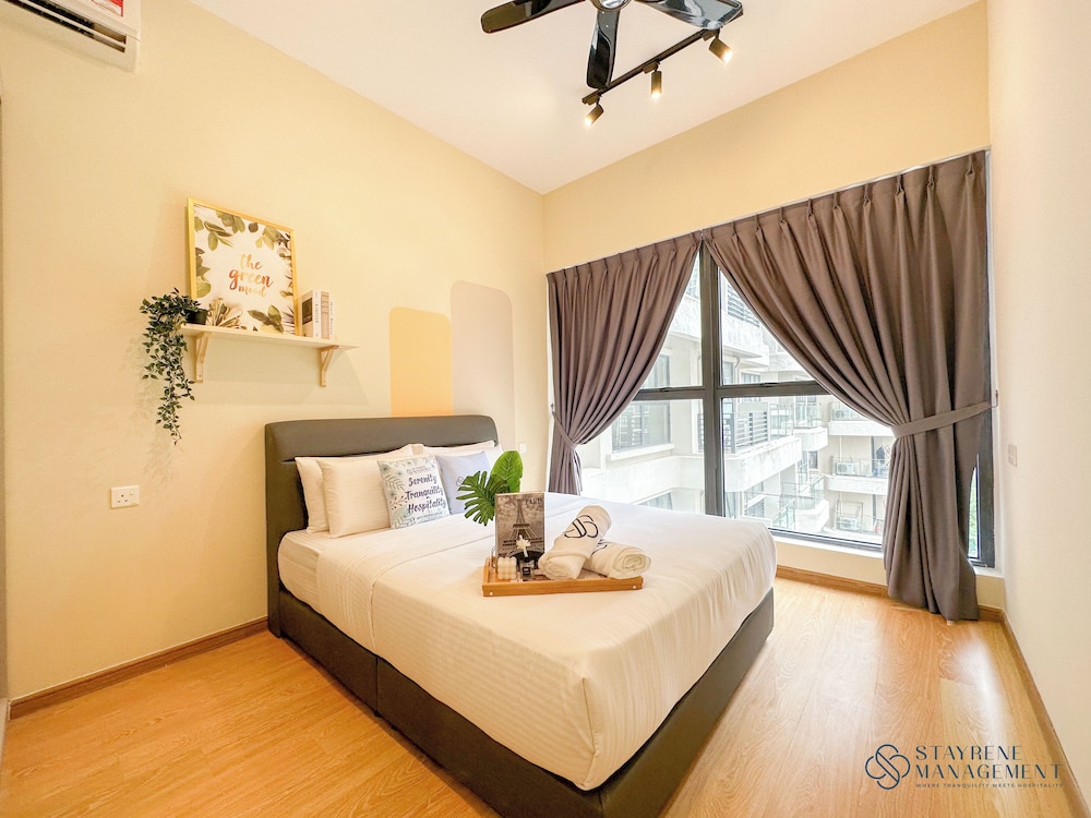 Country Garden Danga Bay Sea View Homestay by Stayrene