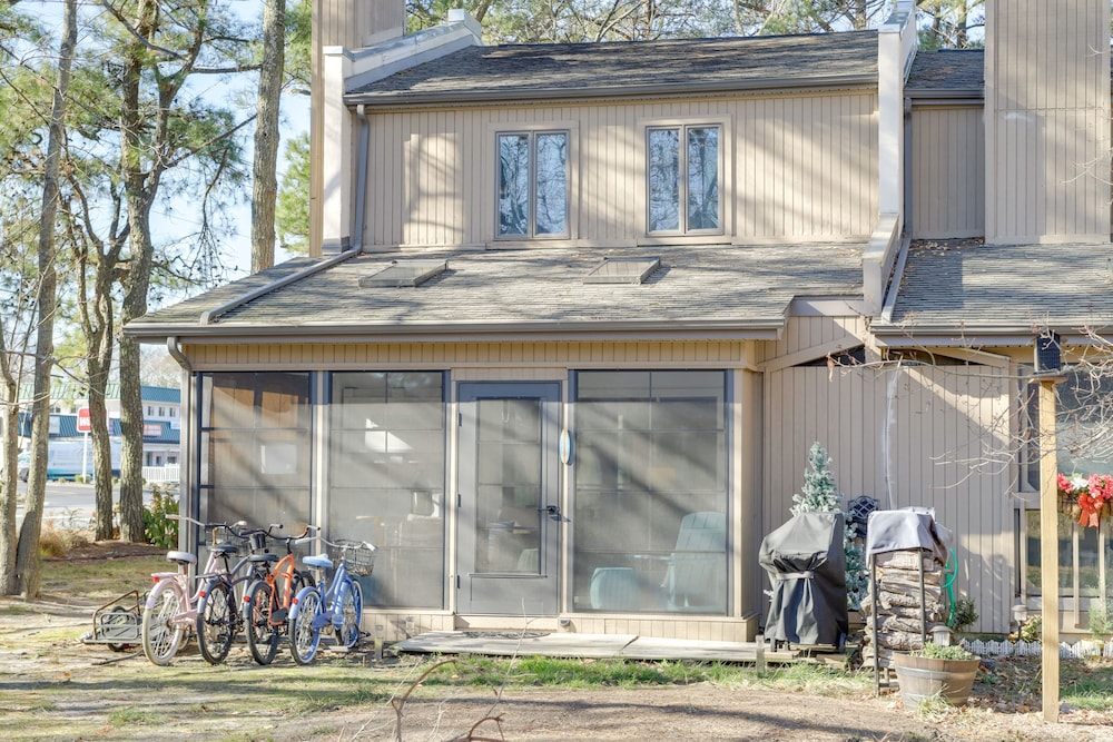 1 Mi to Bethany Beach: Townhome w/ Screened Porch! view 4
