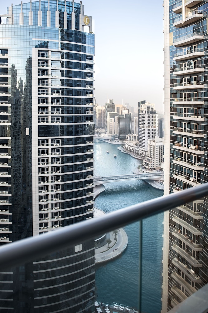 Dream Inn Dubai Bay Central