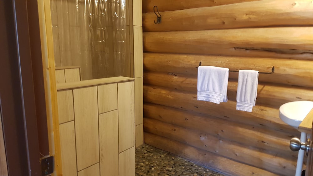 Rock Lake Lodge