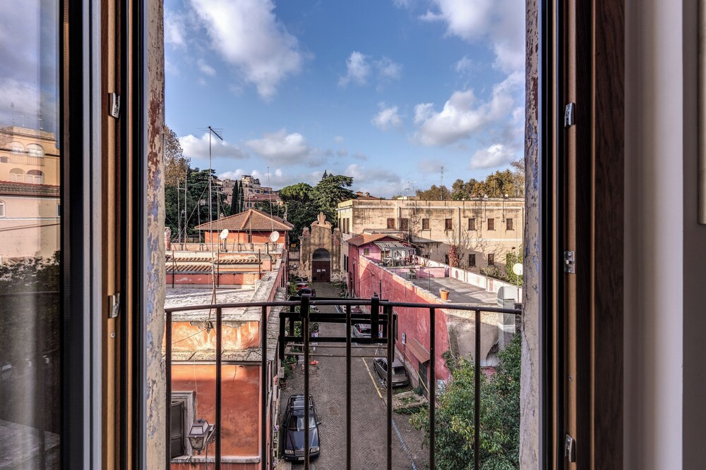 Trastevere Outstanding 4 Br Terraced Apartment