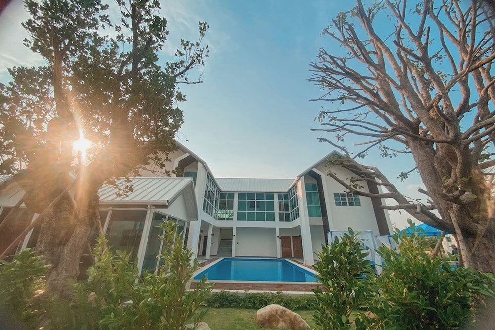 Buffalo Island Resort
