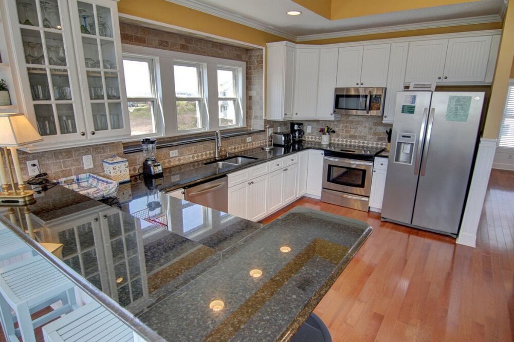 Dune Escape 5 Bedroom Home by RedAwning