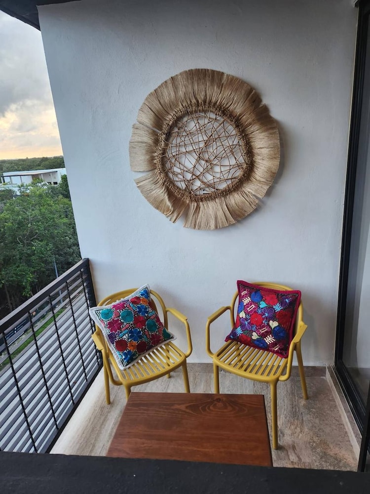 ¡bello Zen PH 2 Terraces for 4 People!