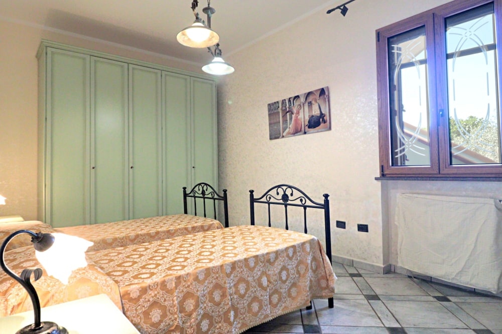 Villa Velisia - Con Ampia Piscina E Campo Da Gioco Privato