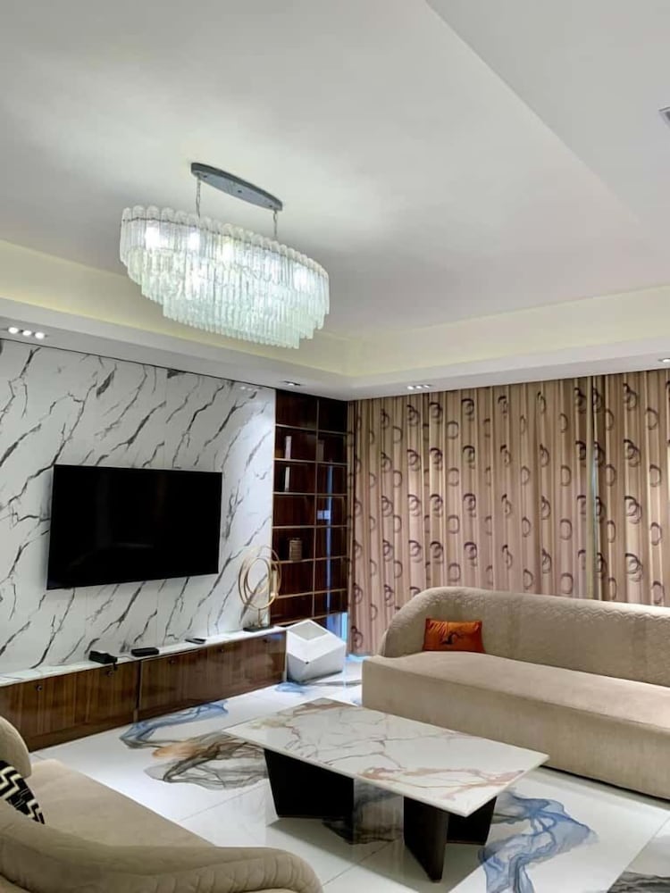 Sujimoto Residences