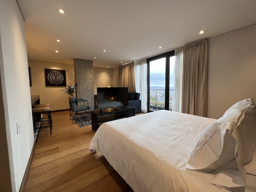 R4/ Artistic Loft in historic Candelaria view 2