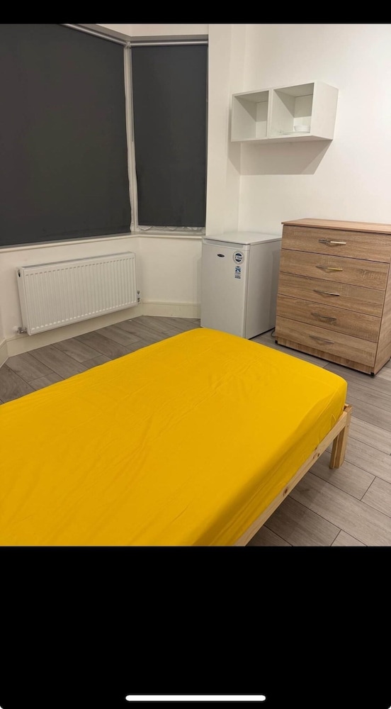 Enchanting 4-bed House in Enfield