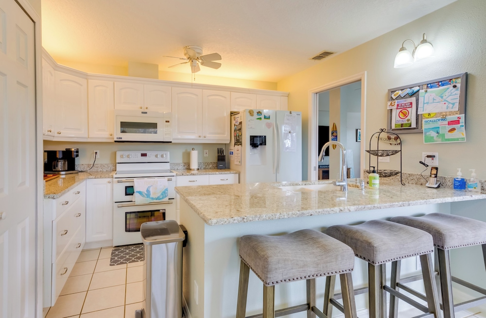 Weeki Wachee River Home on Main River by Park!