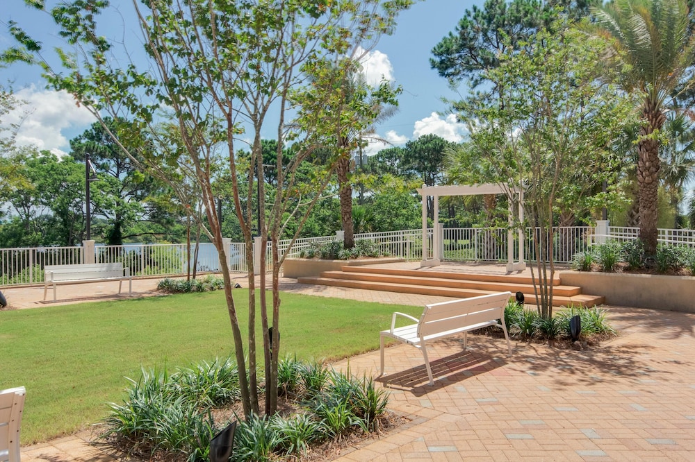 Laketown Wharf by Book That Condo
