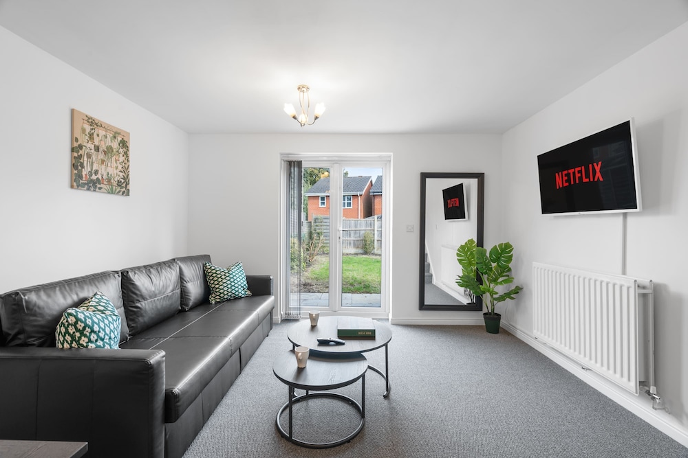 Homely 2bed 2bath House in Erdington With Parking Sleep 6