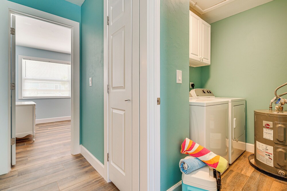 3 Mi to Fort Myers Beach: Unit w/ Furnished Patio!