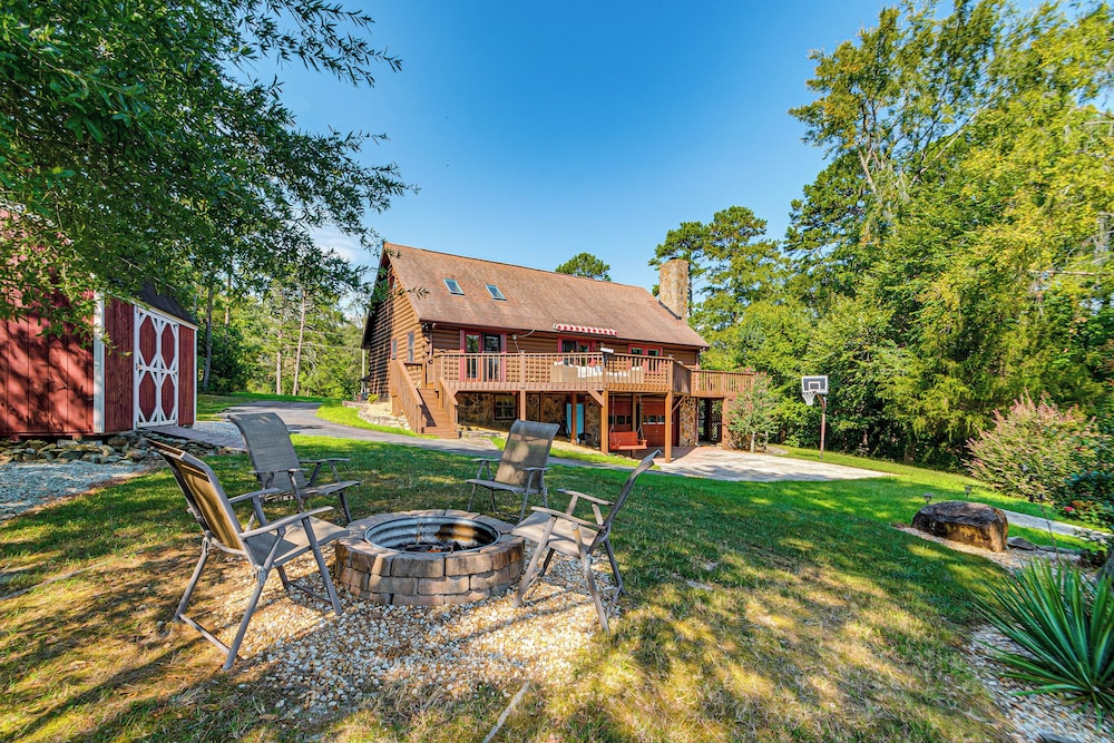Hyco Lake Escape w/ Deck & Dock: Families Welcome!