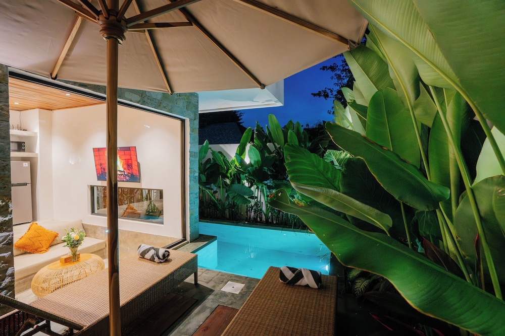 The Reef Villas