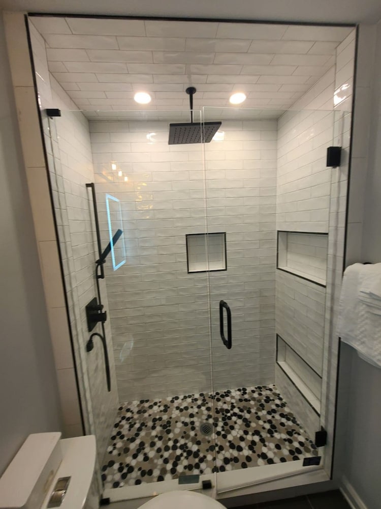 Remodeled and Inviting Free EV Charging Station Level 2