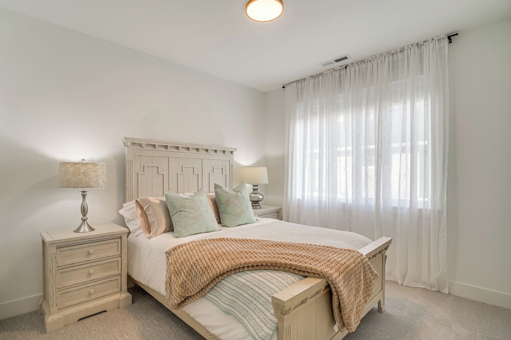 Eagle Point Golf Retreat: Pool Access + Patio!