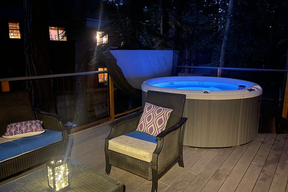 Sweet Pine by Avantstay Cozy Character Cottage in Tahoma