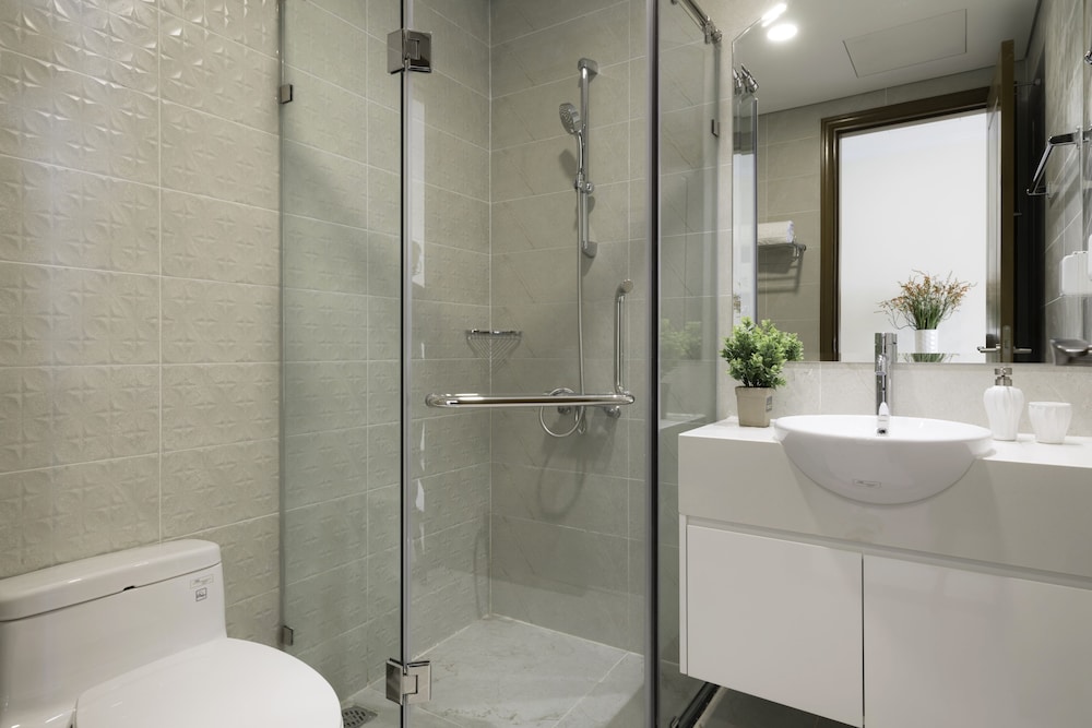The Celavie Serviced Apartment Landmark