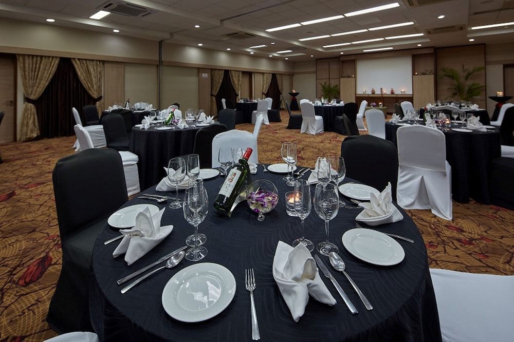 meeting & event spaces
