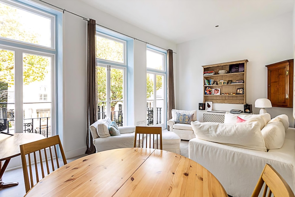 Elegant 3 bed Apartment in Earls Court