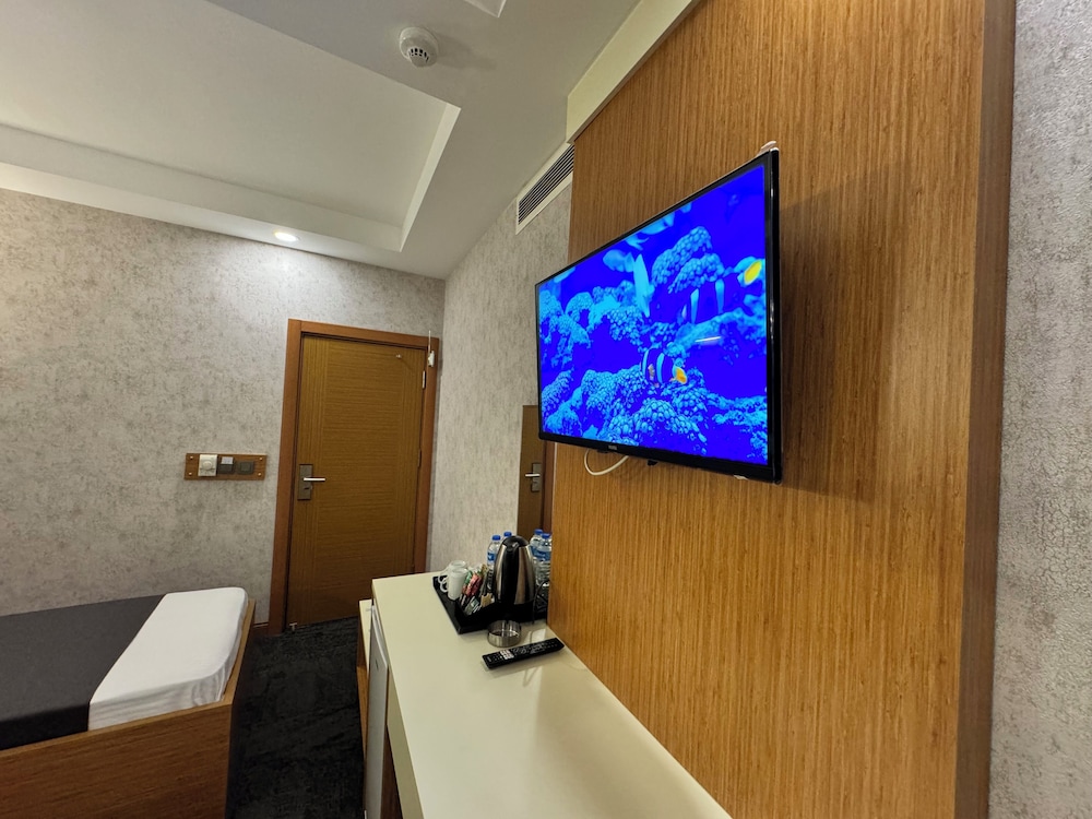 E5 Park Hotel - Image 9