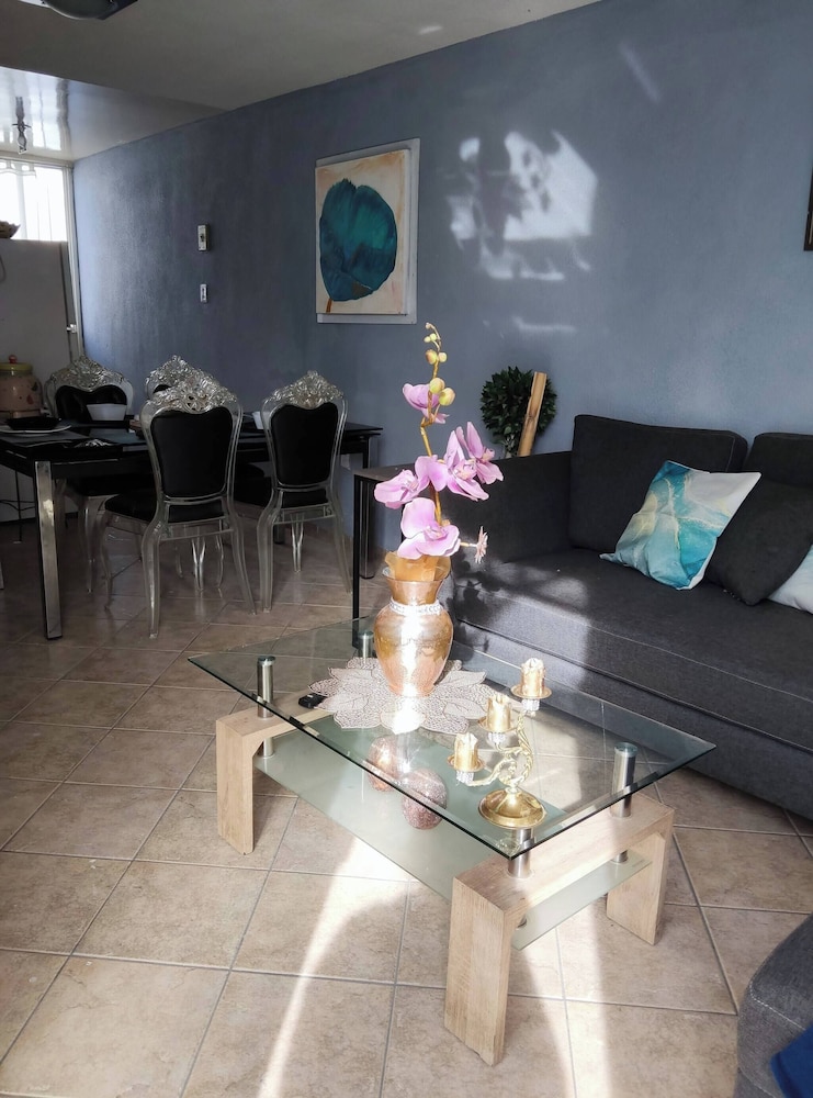Charming Mexican Retreat in San José de los Olvera