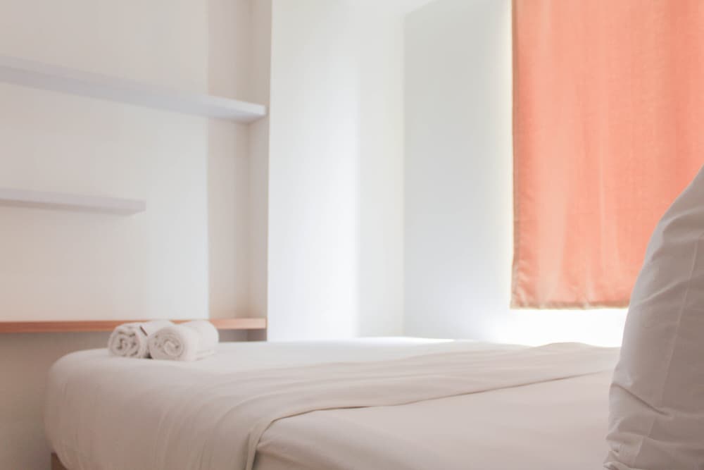 Beautiful and Comfy 1BR at Bassura City Apartment view 3