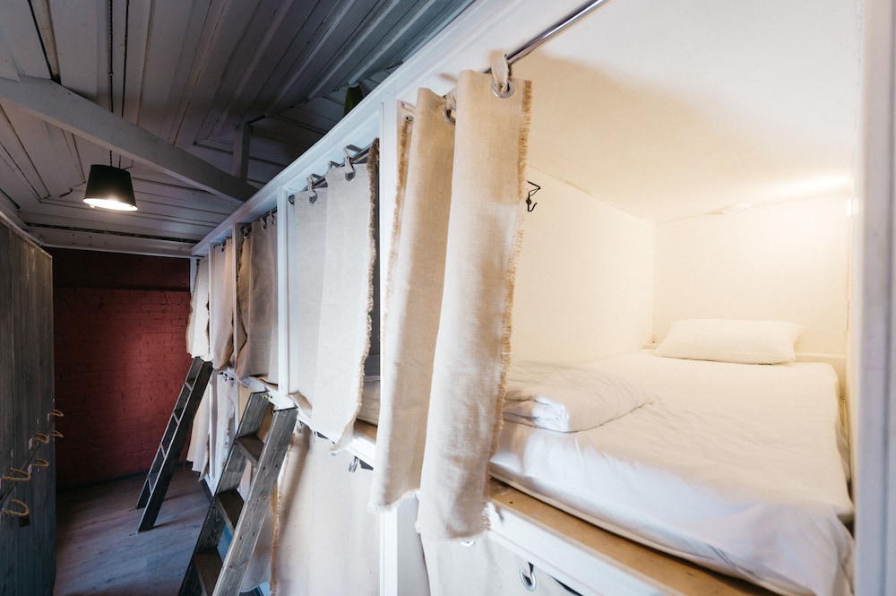 Keds Hostel & Coffee house