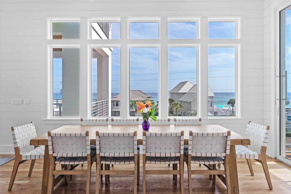 30A Beach Getaway by Avantstay Gulf Views + Pool Golf Cart + Bonfires