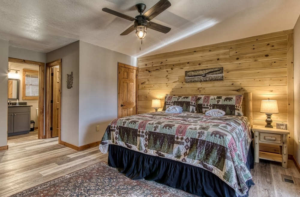 Eagle's Flight - New Construction - 4 Bedroom 3.5 Bath 4 Cabin by Redawning view 3