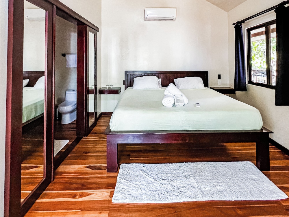 Hona Beach Hotel