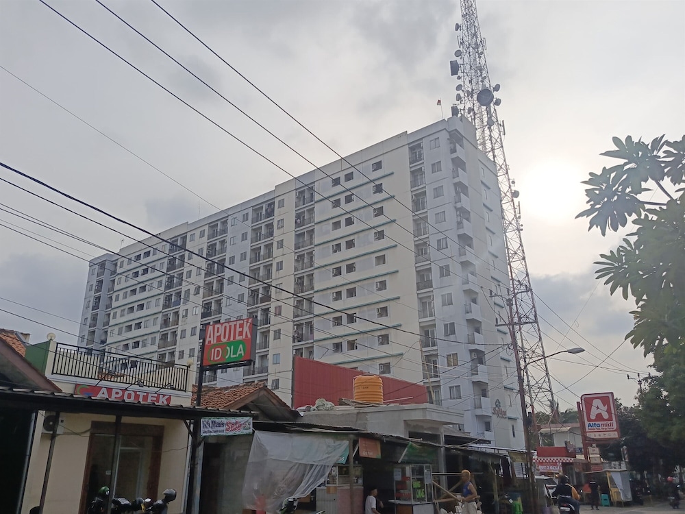 Modern Chic Studio At Sky View Apartment