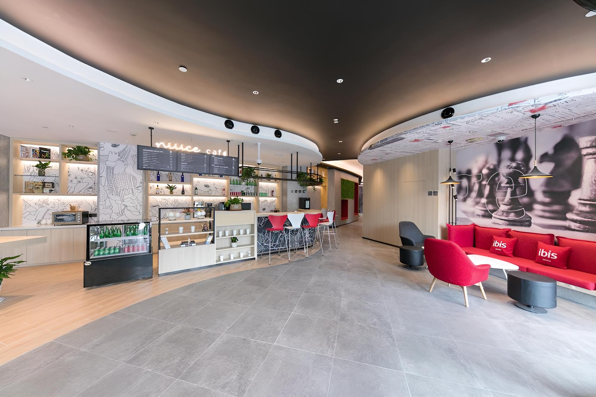 Ibis Shanghai Hongqiao Transport Hub Qibao Hotel