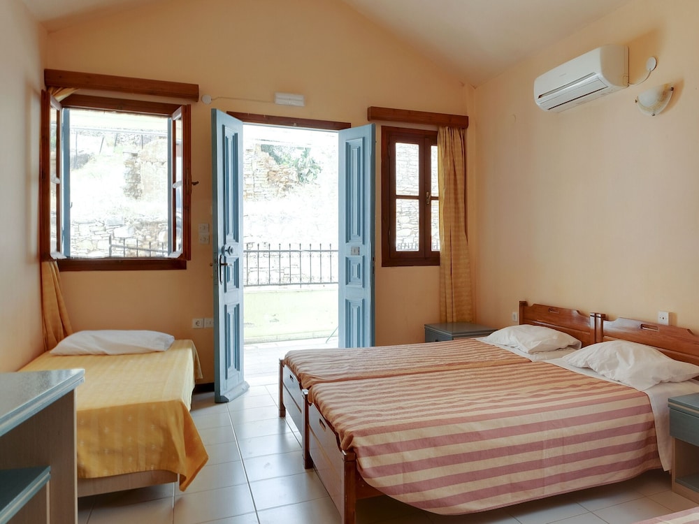 Pretty Holiday Home in Symi Island With Balcony photo 5