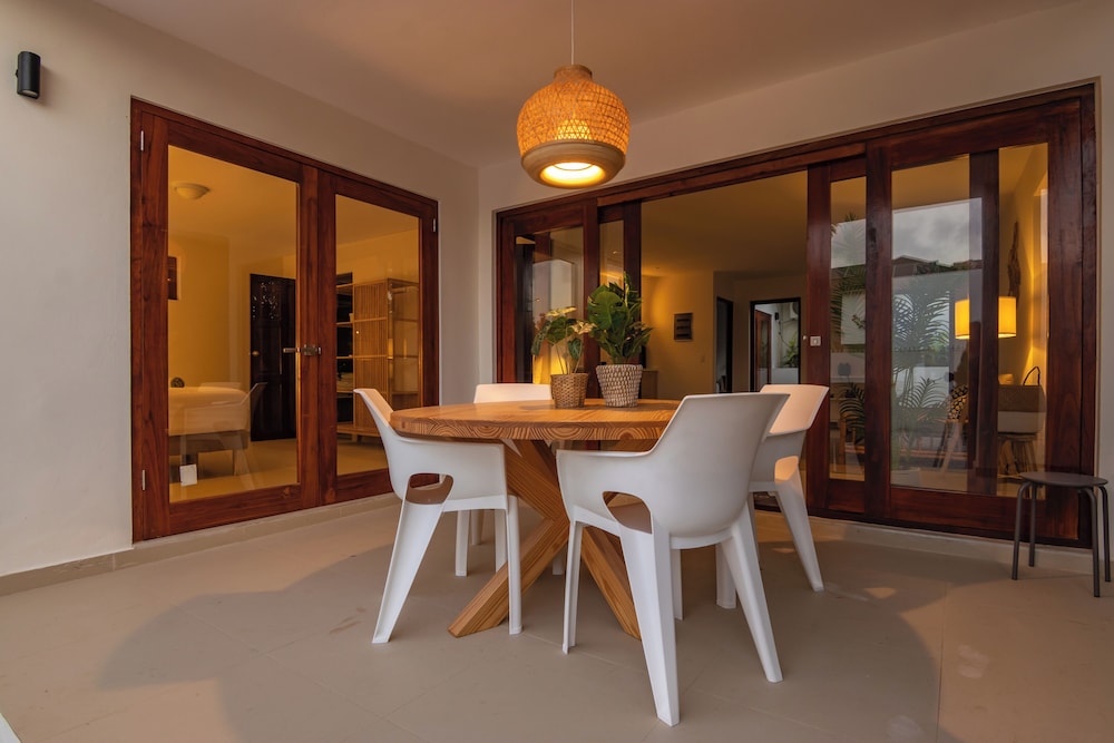 Luxurious Villa Blou, Steps From Beach Jan Thiel