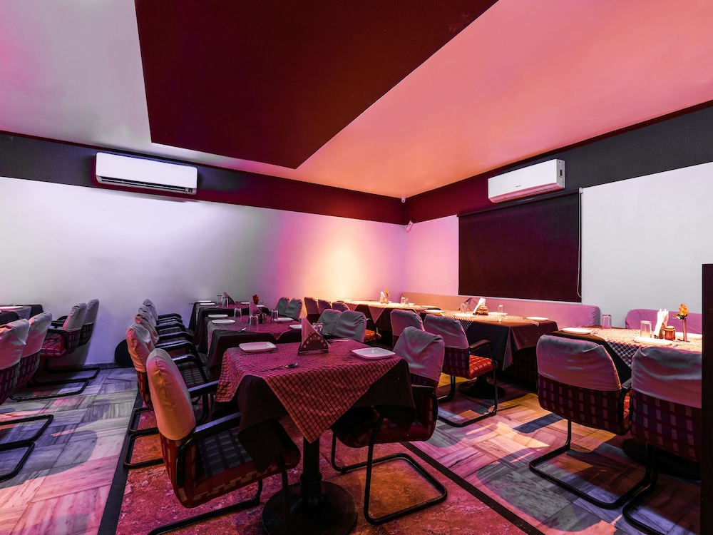 Capital O 12906 Amrutha Grand
